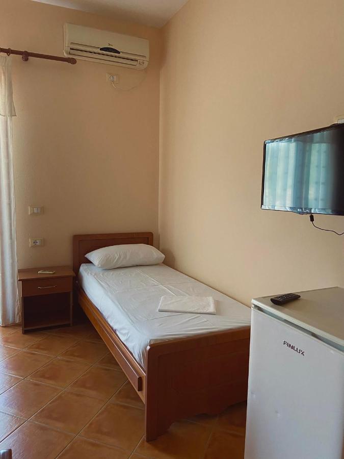 Maria Rentals Radhima Kültér fotó
