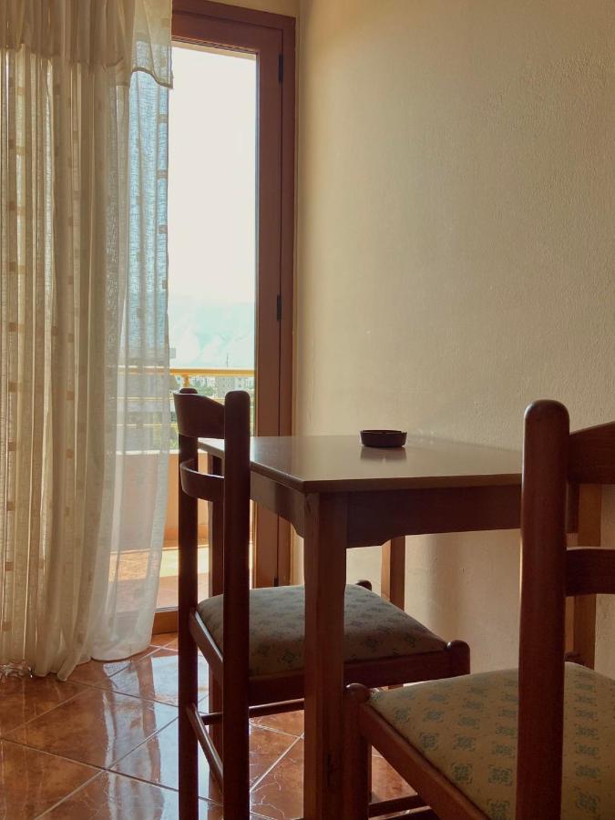 Maria Rentals Radhima Kültér fotó