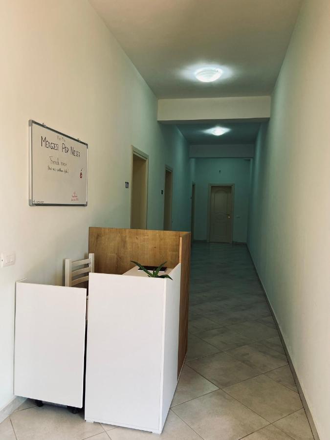 Maria Rentals Radhima Kültér fotó