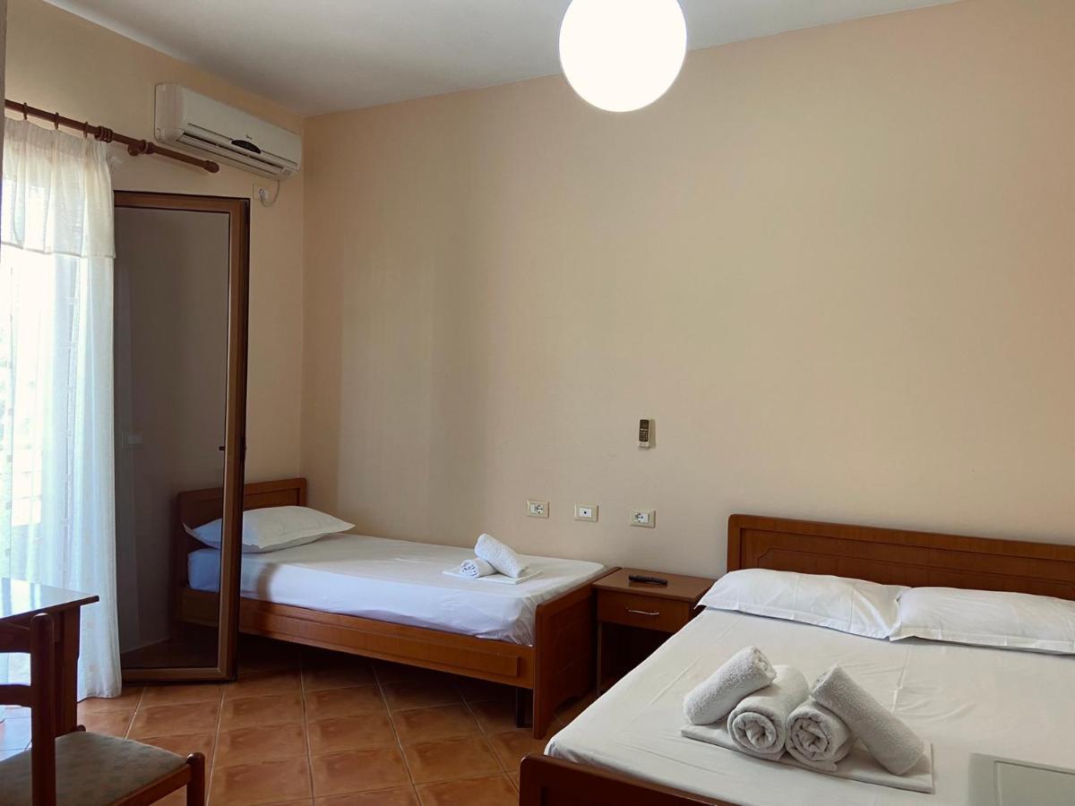 Maria Rentals Radhima Kültér fotó